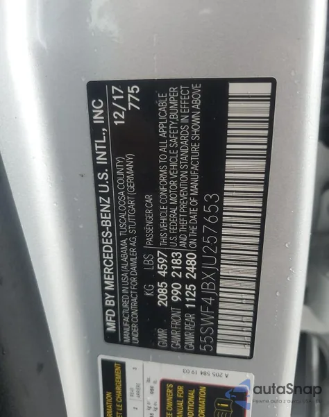 2018 Mercedes-Benz C 300 z USA, uszkodzony, nr VIN 55SWF4JBXJU257653